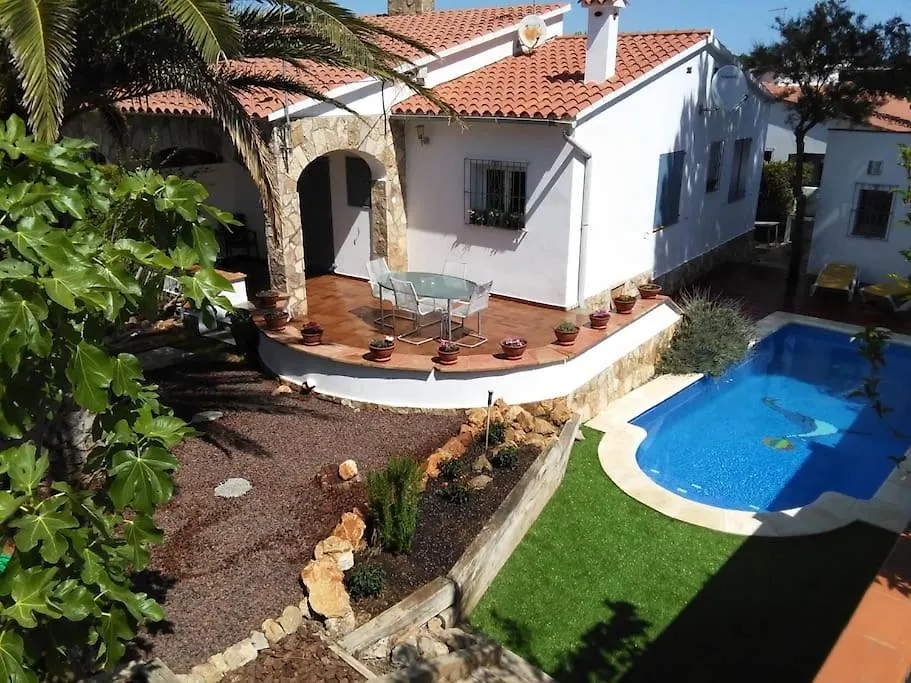 Delightful Villa Close To The Beach L'Escala Spain