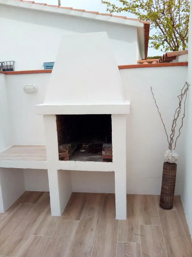 Delightful Villa Close To The Beach L'Escala Spain
